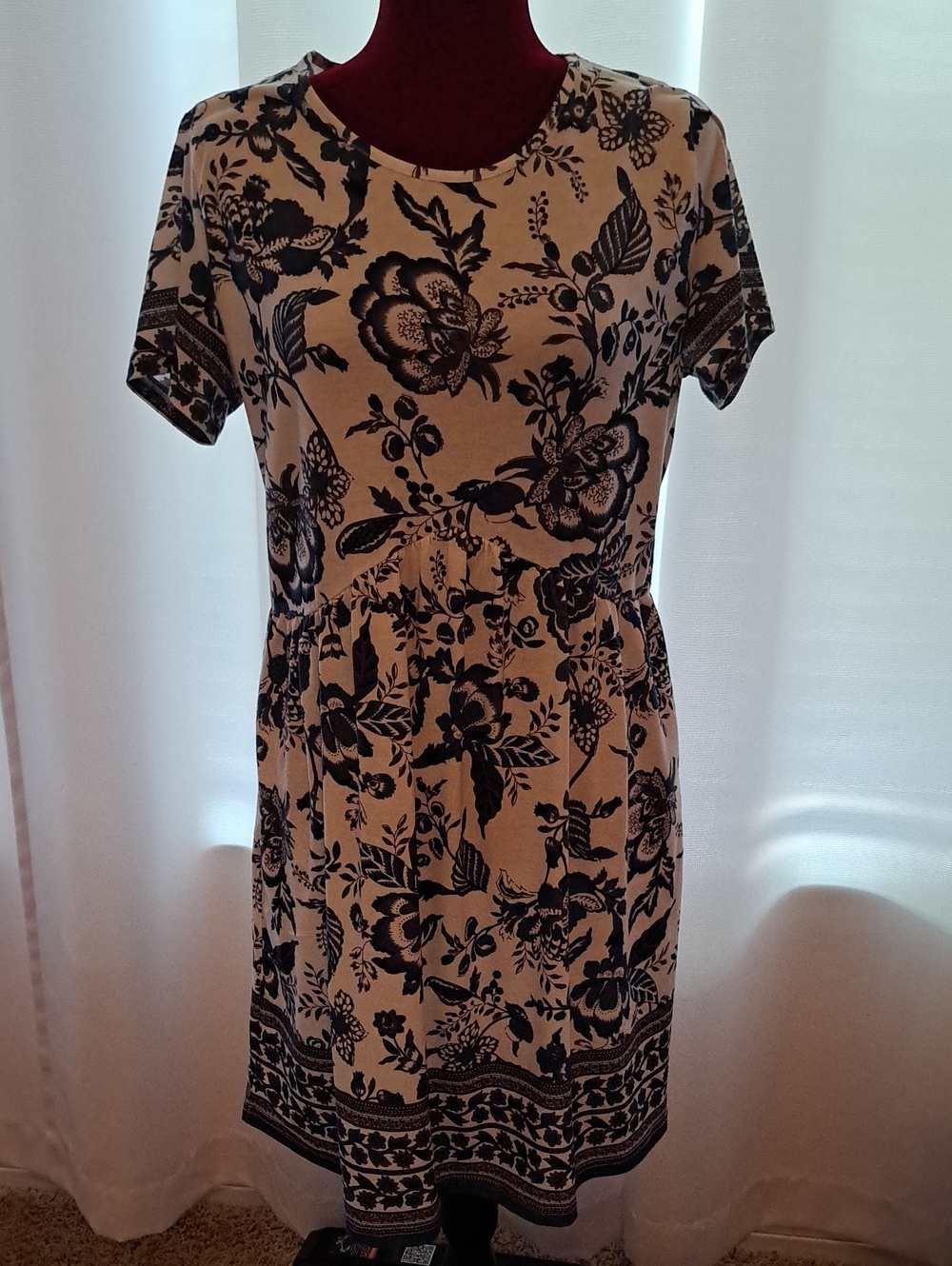 Women's Short Sleeve Floral Midi Dress in Cream and Navy